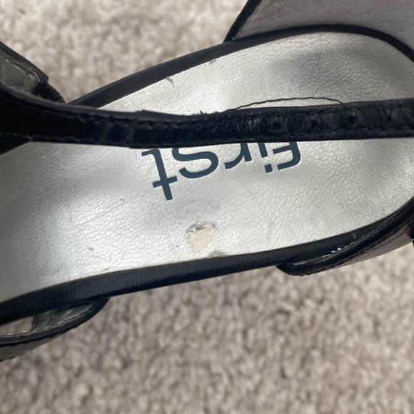 Women’s Heels - Picture 3 of 5